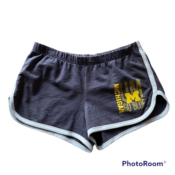 3 for 12 | University of Michigan shorts size medium 7/9 - Picture 1 of 8